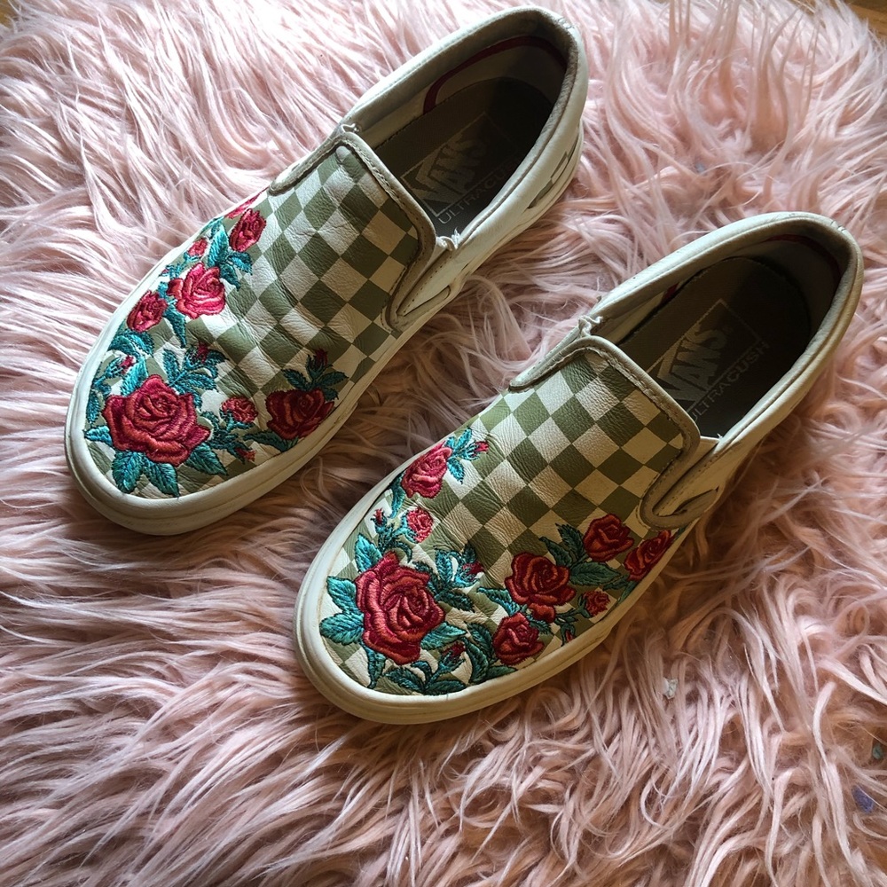 🌹 Vans Checkerboard Slip Ons Rose Embroidery sz 8